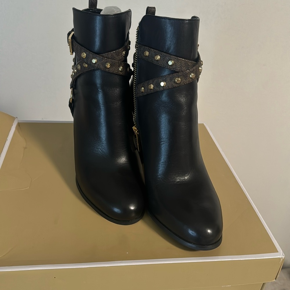 Michael Kors leather bootie